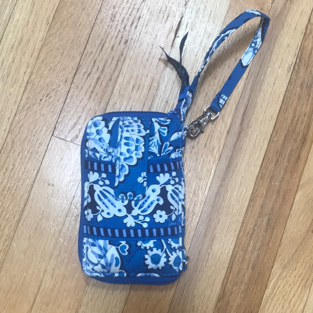 Vera Bradley wristlet wallet blue pattern